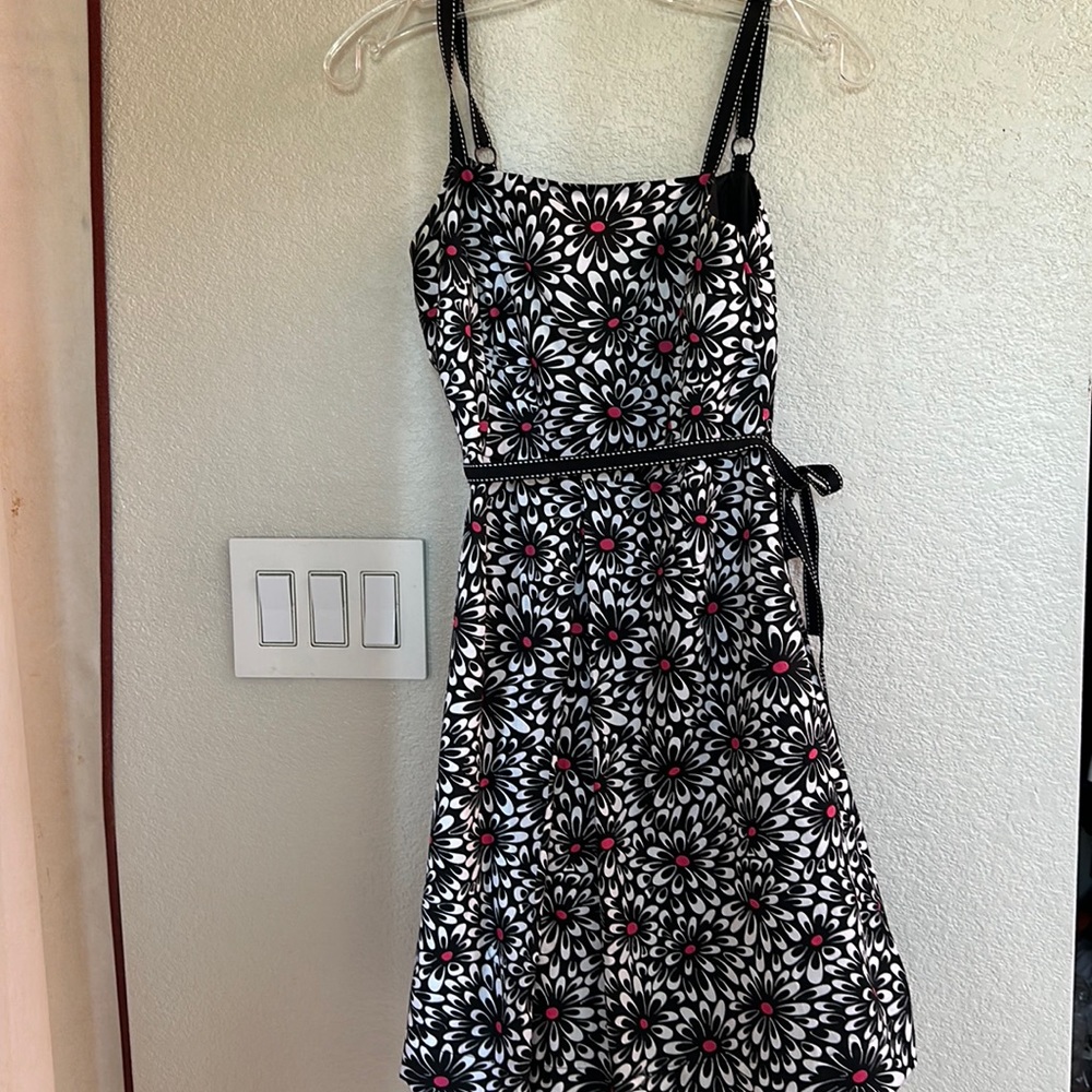 EUC - Petite sophisticate strap dress 2P
